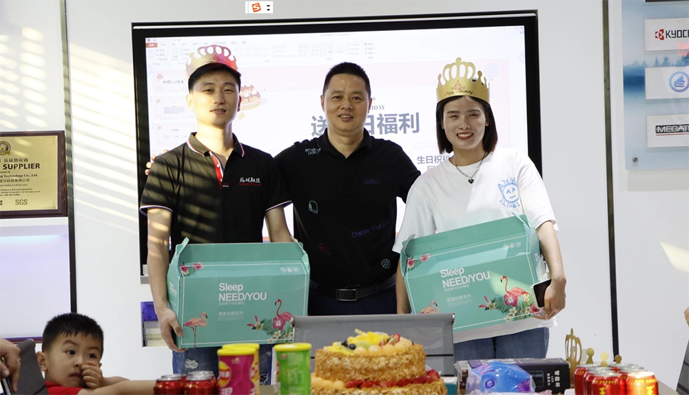 Festa de anivers&aacute;rio da equipe em abril de 2022